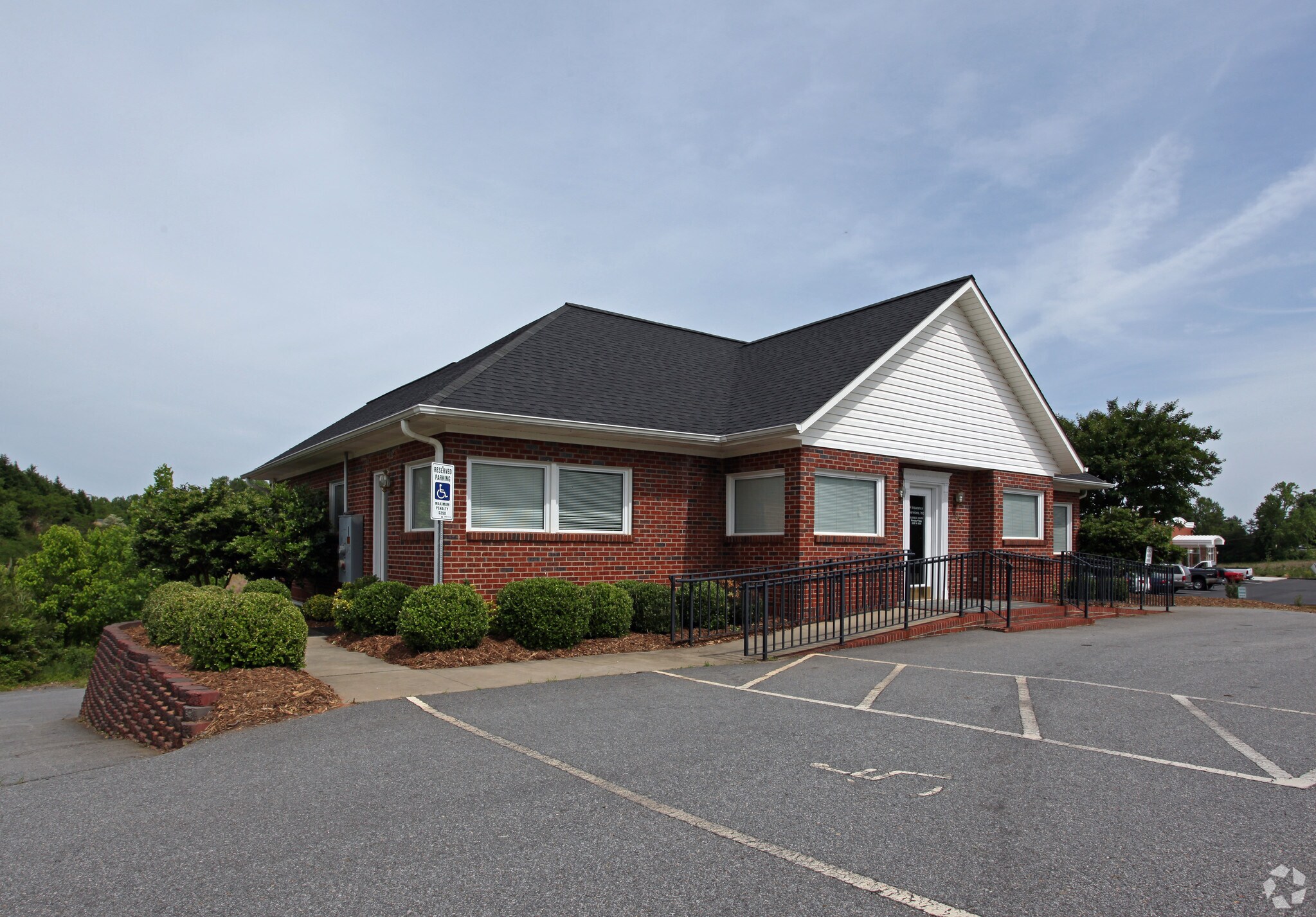 948 Johnson Ridge Rd, Elkin, NC for sale Primary Photo- Image 1 of 1