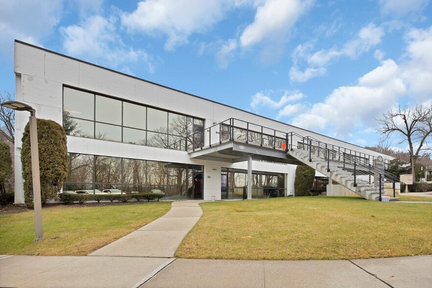 1 Executive Blvd, Suffern, NY for lease - Building Photo - Image 1 of 16