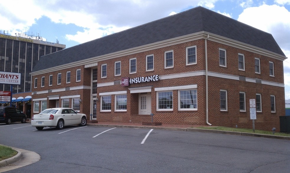 7820 Sudley Rd, Manassas, VA for lease - Primary Photo - Image 1 of 3