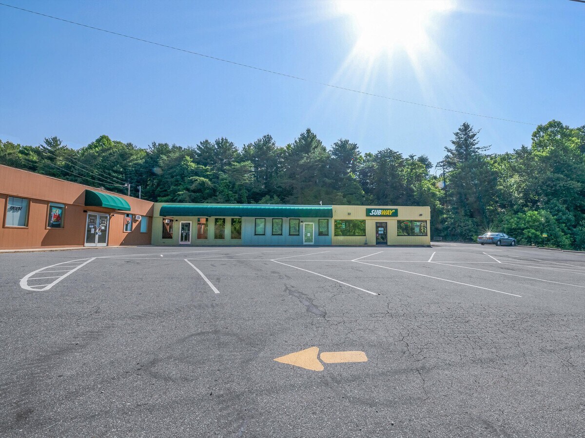 745 Carl Eller Rd, Mars Hill, NC 28754