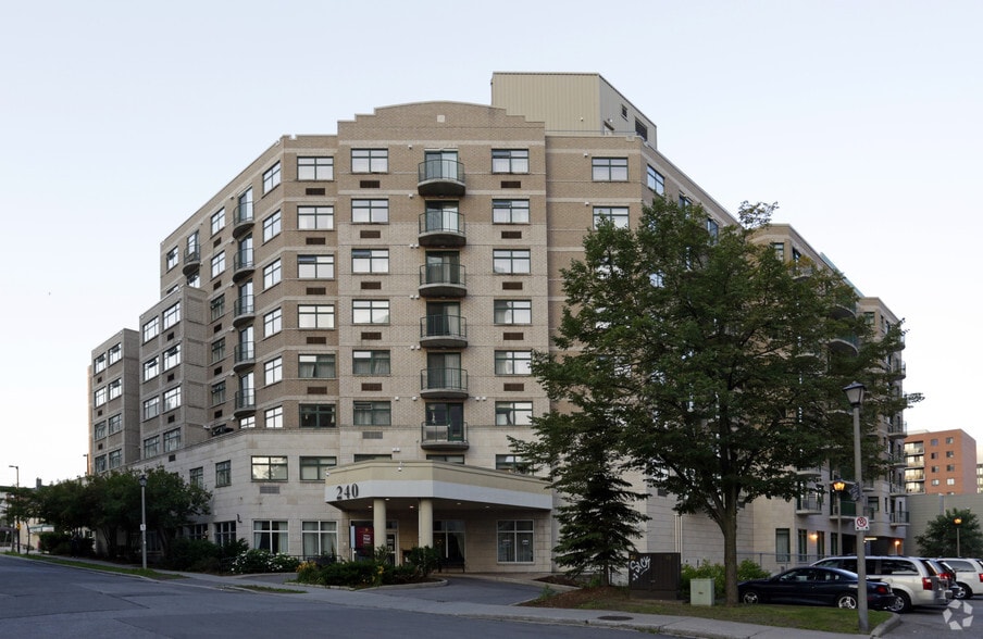 240 Friel St, Ottawa, ON for sale - Primary Photo - Image 1 of 1