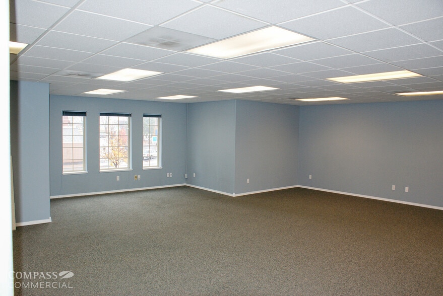 755 SW 7th St, Redmond, OR for lease - Building Photo - Image 3 of 6