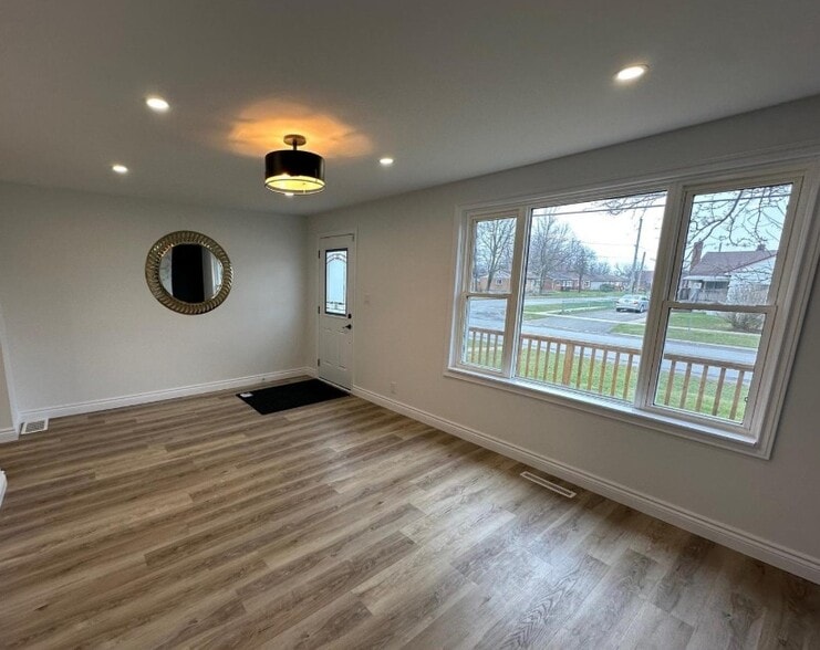 45 Catherine St, Fort Erie, ON for sale - Interior Photo - Image 3 of 7