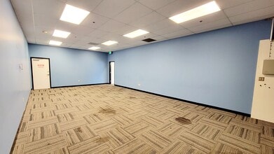 1501-1551 Hawthorne Ave NE, Salem, OR for lease Building Photo- Image 2 of 8