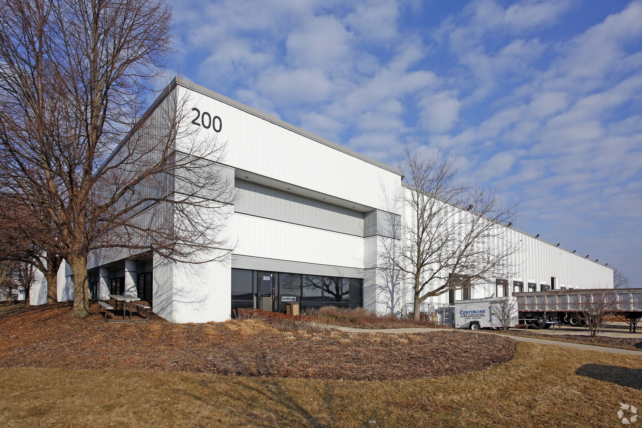 200-220 Corporate Dr, Elgin, IL for sale Primary Photo- Image 1 of 1