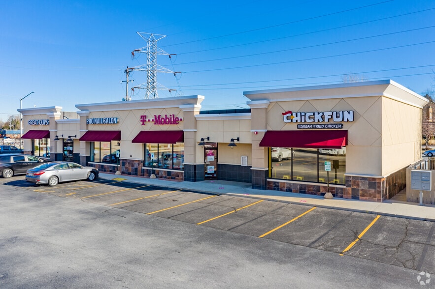 53015321 S 108th St, Hales Corners, WI 53130 Hales Corners Plaza