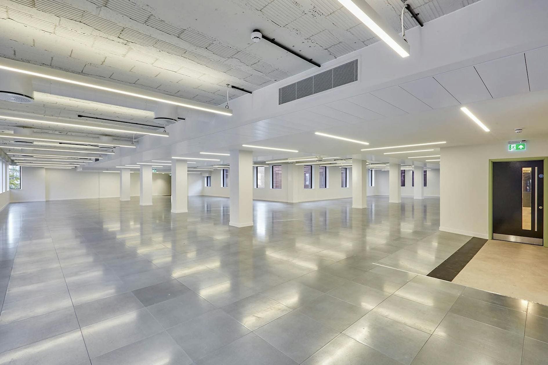 Drapers Court, Kingston Upon Thames for lease Interior Photo- Image 1 of 2