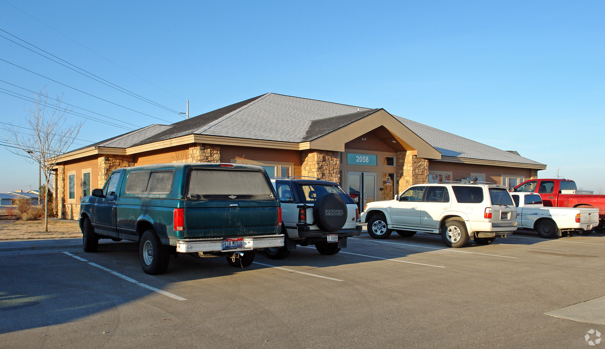 2058 E Franklin Rd, Meridian, ID for sale Primary Photo- Image 1 of 1