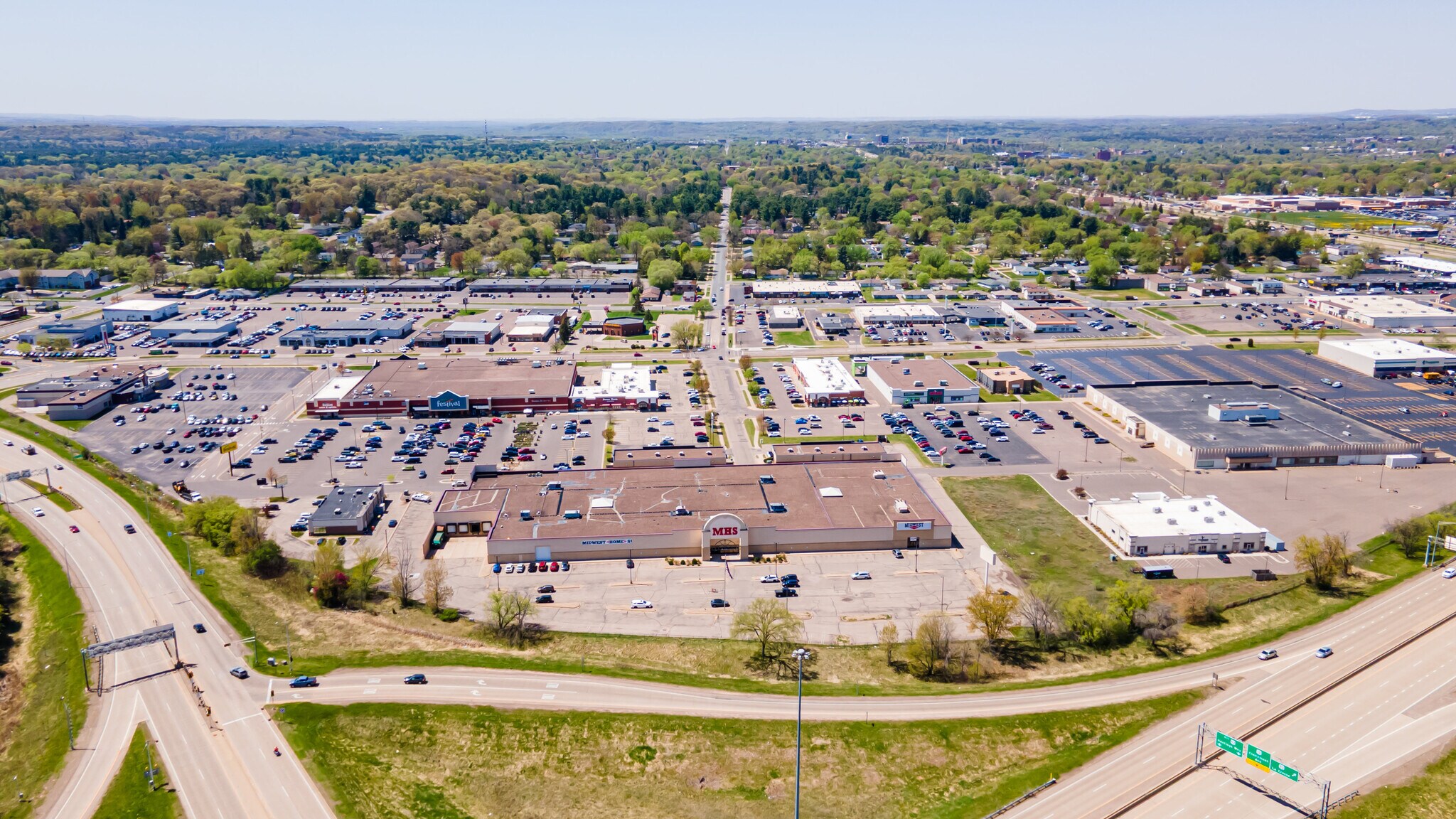 2921 Mall Dr, Eau Claire, WI for lease Building Photo- Image 1 of 26