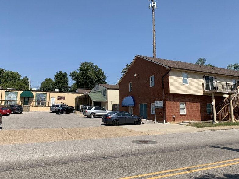 300 W Jennings St, Newburgh, IN for lease - Building Photo - Image 2 of 18