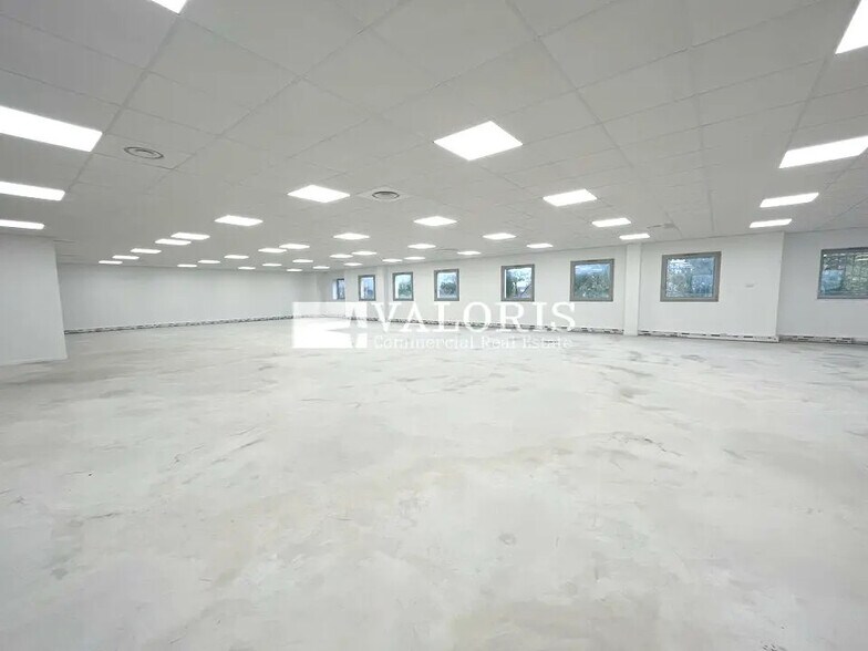 Office in Saint-Priest for sale - Interior Photo - Image 2 of 7