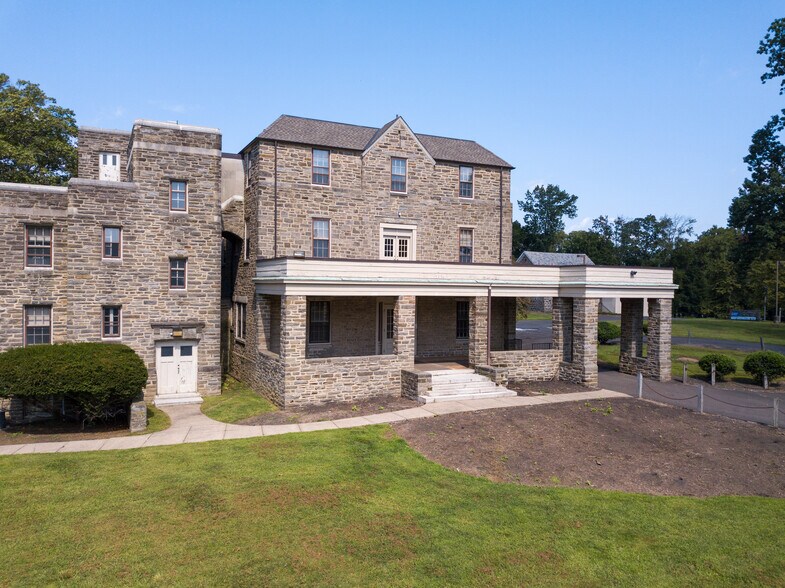 100 W Laurel Ave, Cheltenham, PA for lease - Building Photo - Image 2 of 20