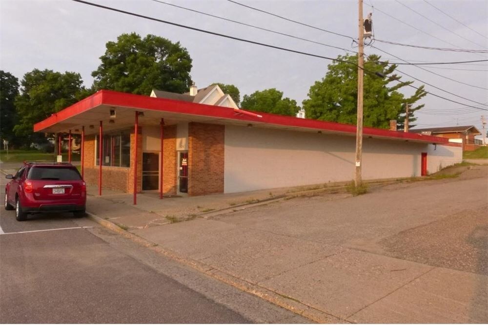 125 S Chestnut St, Ellsworth, WI for sale Primary Photo- Image 1 of 1