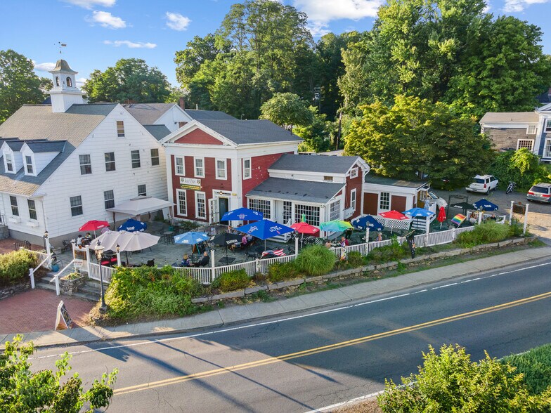 11 Main St, East Haddam, CT 06423 La Vita Restaurant