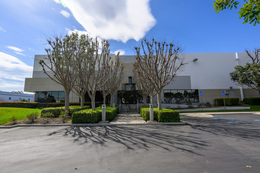 4340 Eucalyptus Ave, Chino, CA for lease - Building Photo - Image 3 of 7