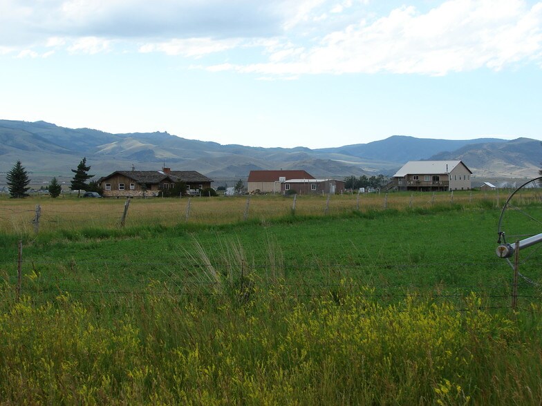 133 Pray Rd, Livingston, MT for sale - Building Photo - Image 1 of 1