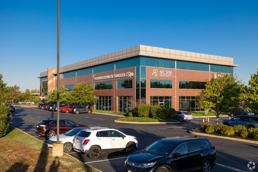 17300 N Outer Forty, Chesterfield, MO for lease - Primary Photo - Image 1 of 6