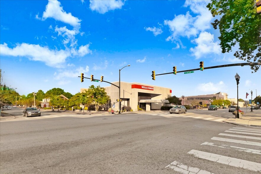 201 E Market St, Smithfield, NC for sale - Building Photo - Image 2 of 22