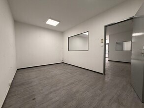 42 Avenue De Rome, Vitrolles for lease Interior Photo- Image 1 of 5