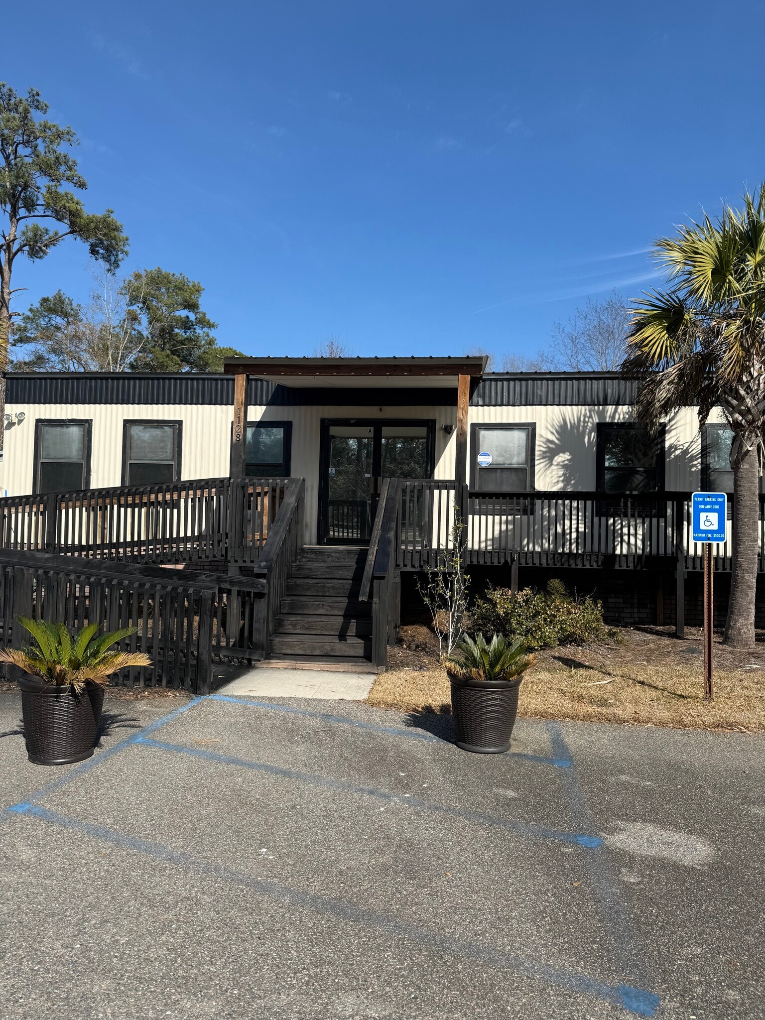 1128 Dean Forest Rd, Savannah, GA for lease Building Photo- Image 1 of 7