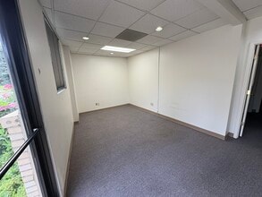 1300 Hampton Ave, Saint Louis, MO for lease Interior Photo- Image 2 of 23