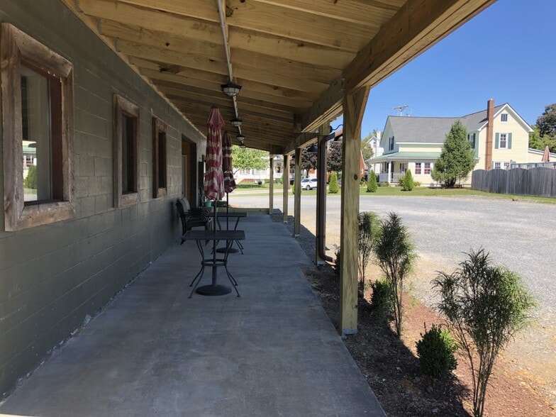 213 E York St, Biglerville, PA for sale - Building Photo - Image 1 of 1