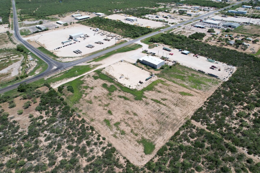 3509 Us 277, Carrizo Springs, TX for lease - Building Photo - Image 2 of 2