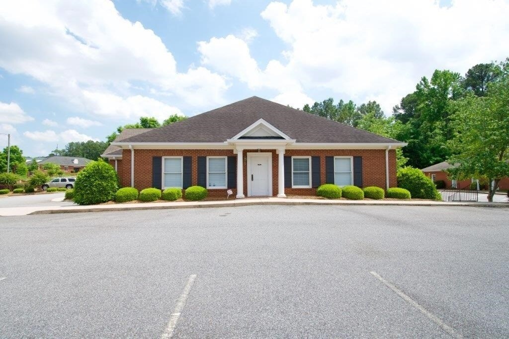 385 Hawthorne Ln, Athens, GA for sale Primary Photo- Image 1 of 1