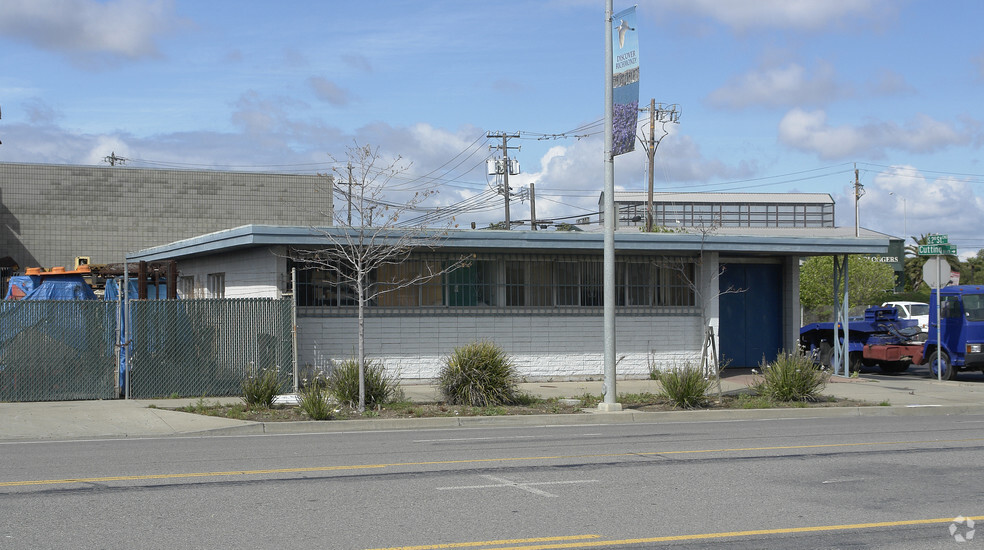 135 Cutting Blvd, Richmond, CA for sale - Building Photo - Image 2 of 2