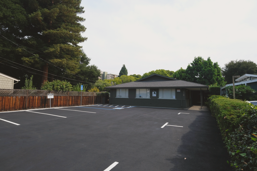 120 Saint Matthews Ave, San Mateo, CA for lease - Building Photo - Image 3 of 12