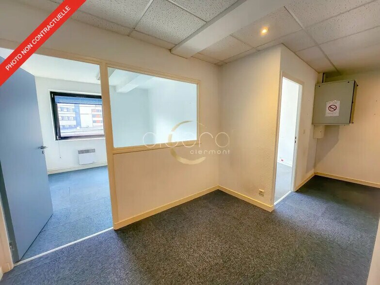 Office in Clermont-Ferrand for lease - Interior Photo - Image 1 of 17