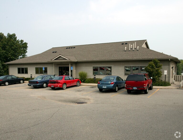 1710 Woodworth St NE, Grand Rapids, MI for sale - Primary Photo - Image 1 of 1