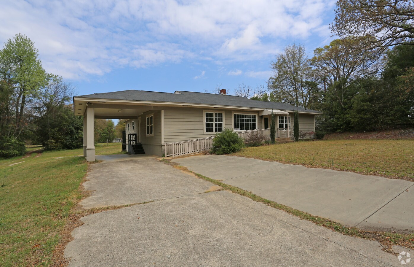 922 Dougherty Rd, Aiken, SC 29803