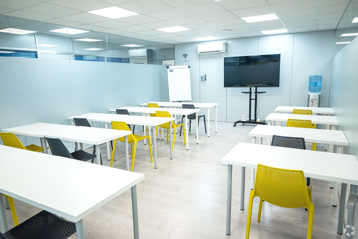 Calle de Campezo, 3, Madrid, Madrid for lease Interior Photo- Image 1 of 10