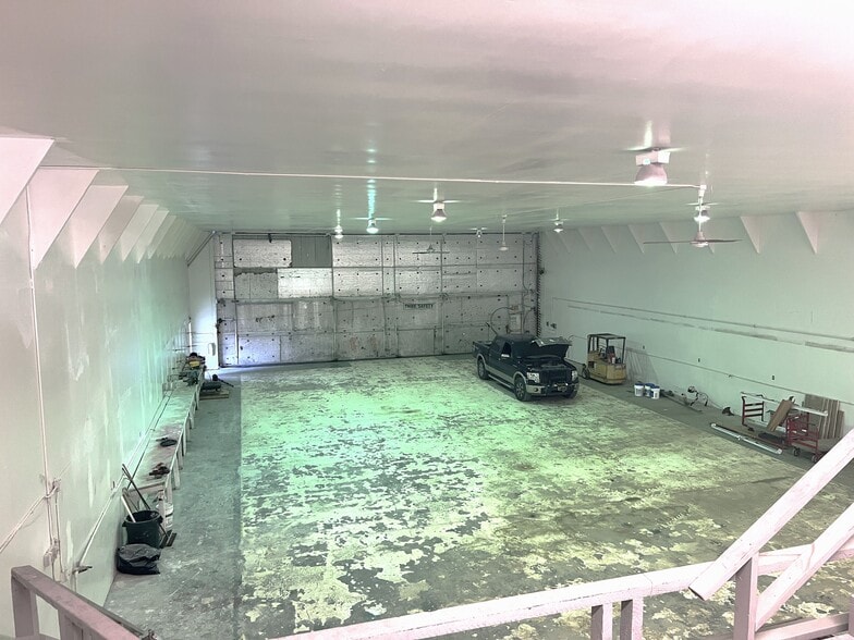 1975 Alex Holden Way, Juneau, AK for sale - Interior Photo - Image 3 of 6