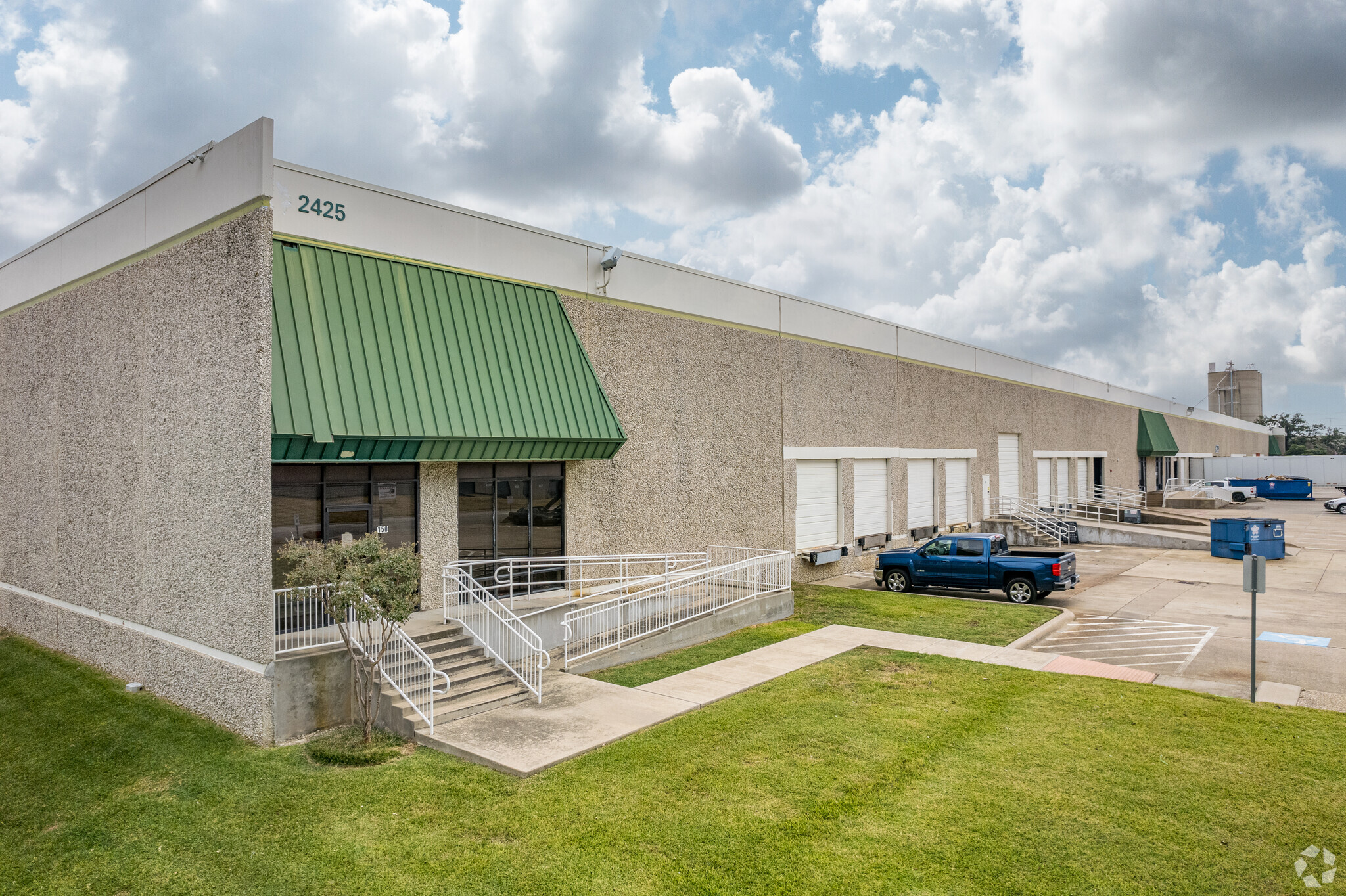 2425 Camp Ave, Carrollton, TX for lease Building Photo- Image 1 of 8