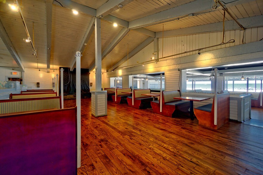 4110 E Ocean View Ave, Norfolk, VA for sale - Building Photo - Image 1 of 1