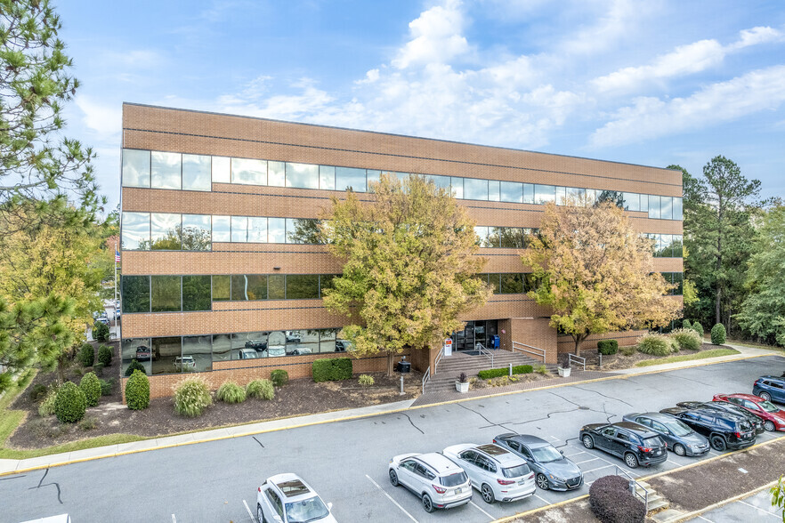 220 Stoneridge Dr, Columbia, SC for lease - Building Photo - Image 1 of 20