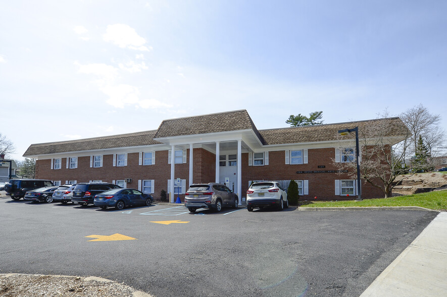 127 Union Ave, Ridgewood, NJ for lease - Building Photo - Image 2 of 10