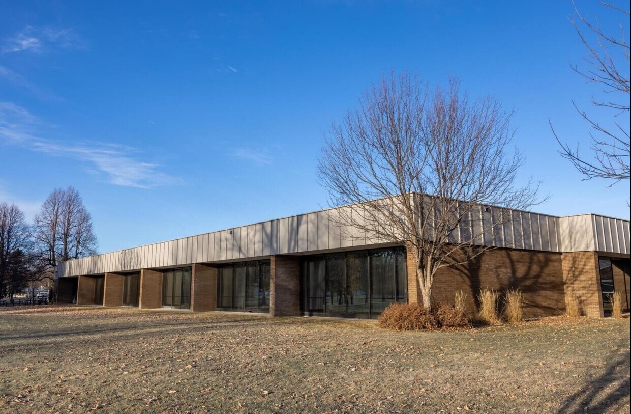 1 Roundwind Rd, Luverne, MN for sale Primary Photo- Image 1 of 1