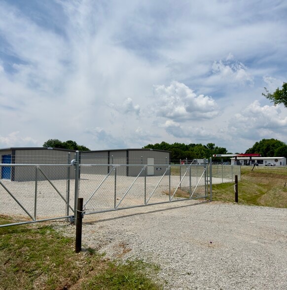 161 Oak Grove rd, Decherd, TN for sale - Building Photo - Image 3 of 4