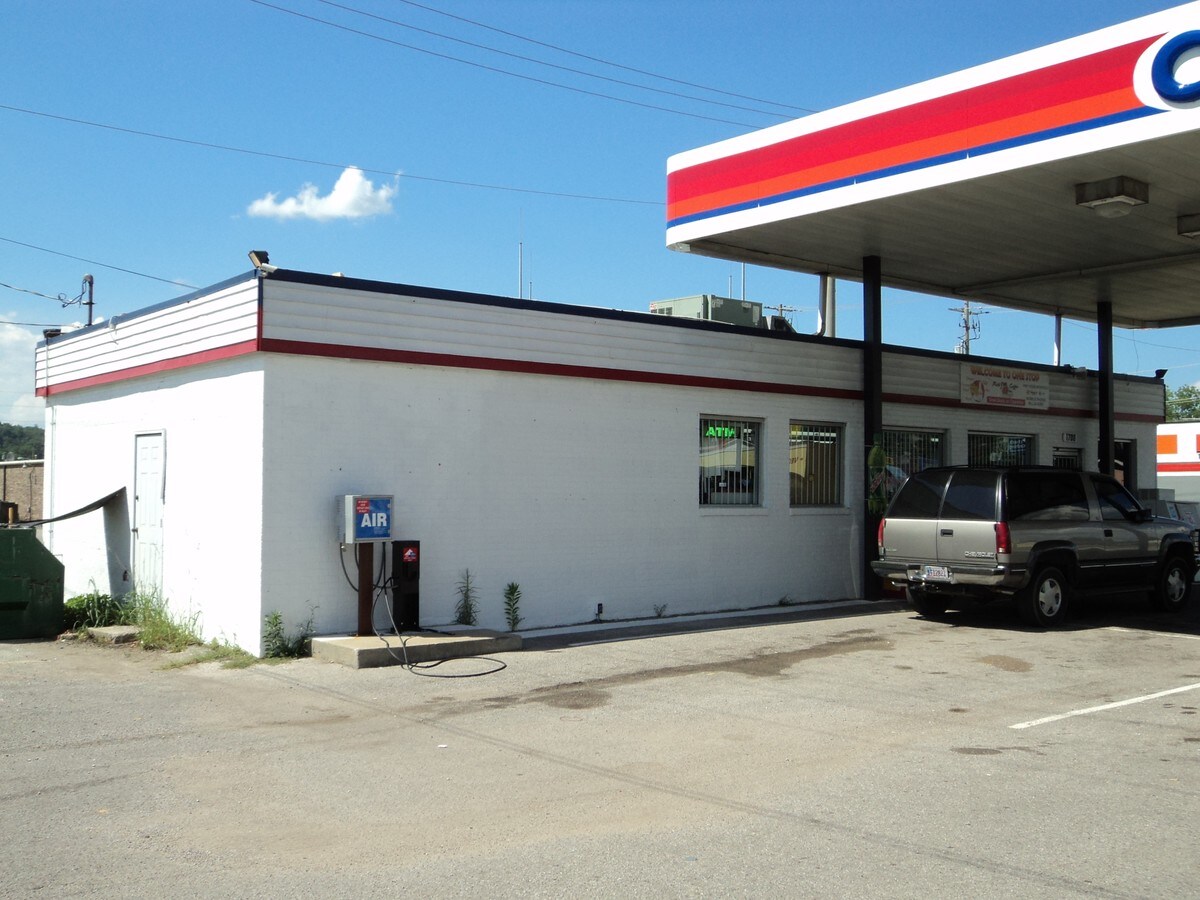 1700 Pinson Valley Pky, Tarrant, AL 35217