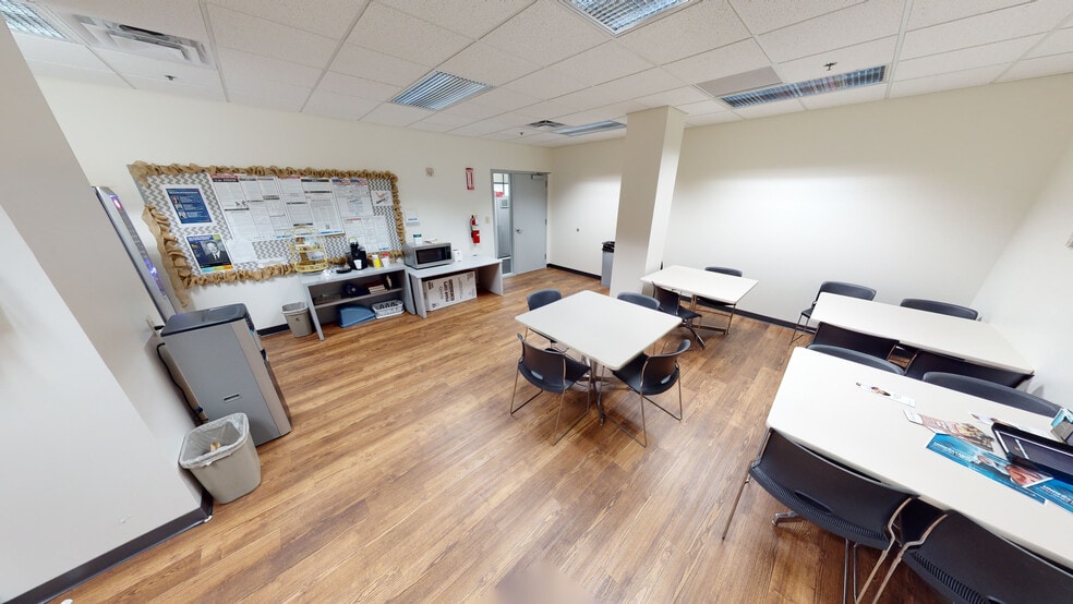 5025 Bradford Dr, Huntsville, AL for lease - Interior Photo - Image 2 of 14