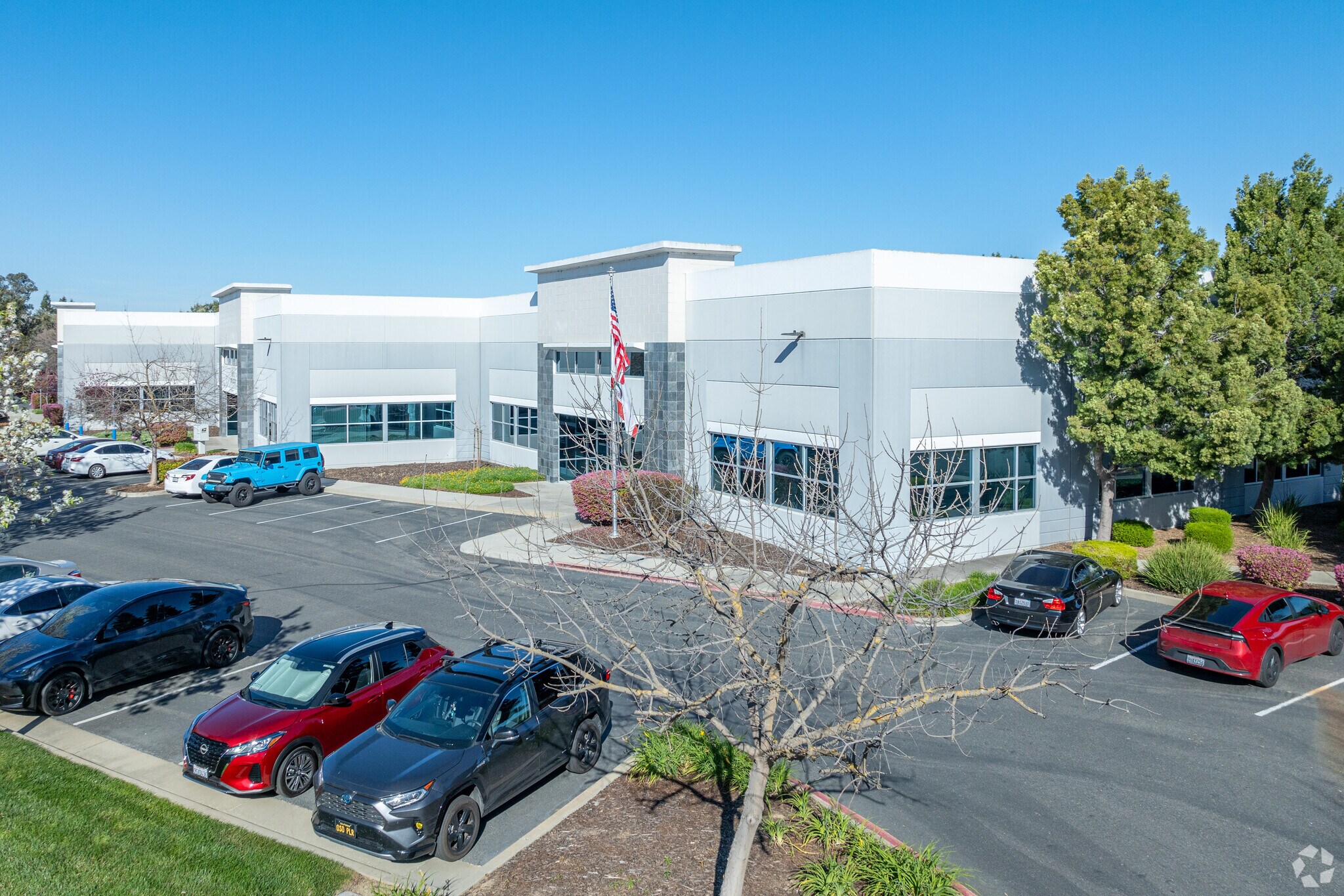 2218 Kausen Dr, Elk Grove, CA for lease Building Photo- Image 1 of 18