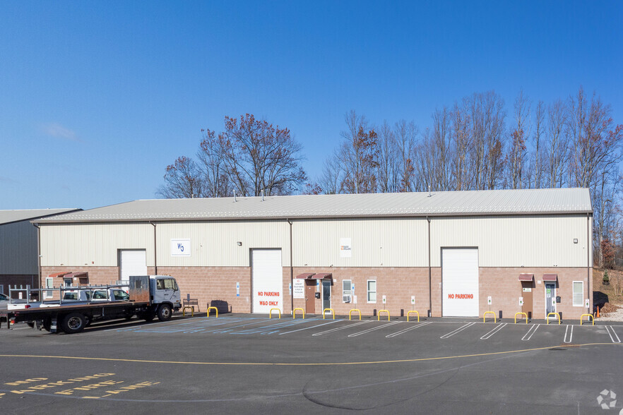 242 Possum Hollow Rd, Monroe Township, NJ for lease - Building Photo - Image 2 of 4