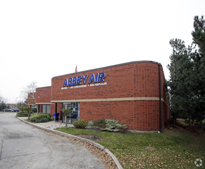 1200 S Service Rd W, Oakville, ON for lease - Primary Photo - Image 1 of 2