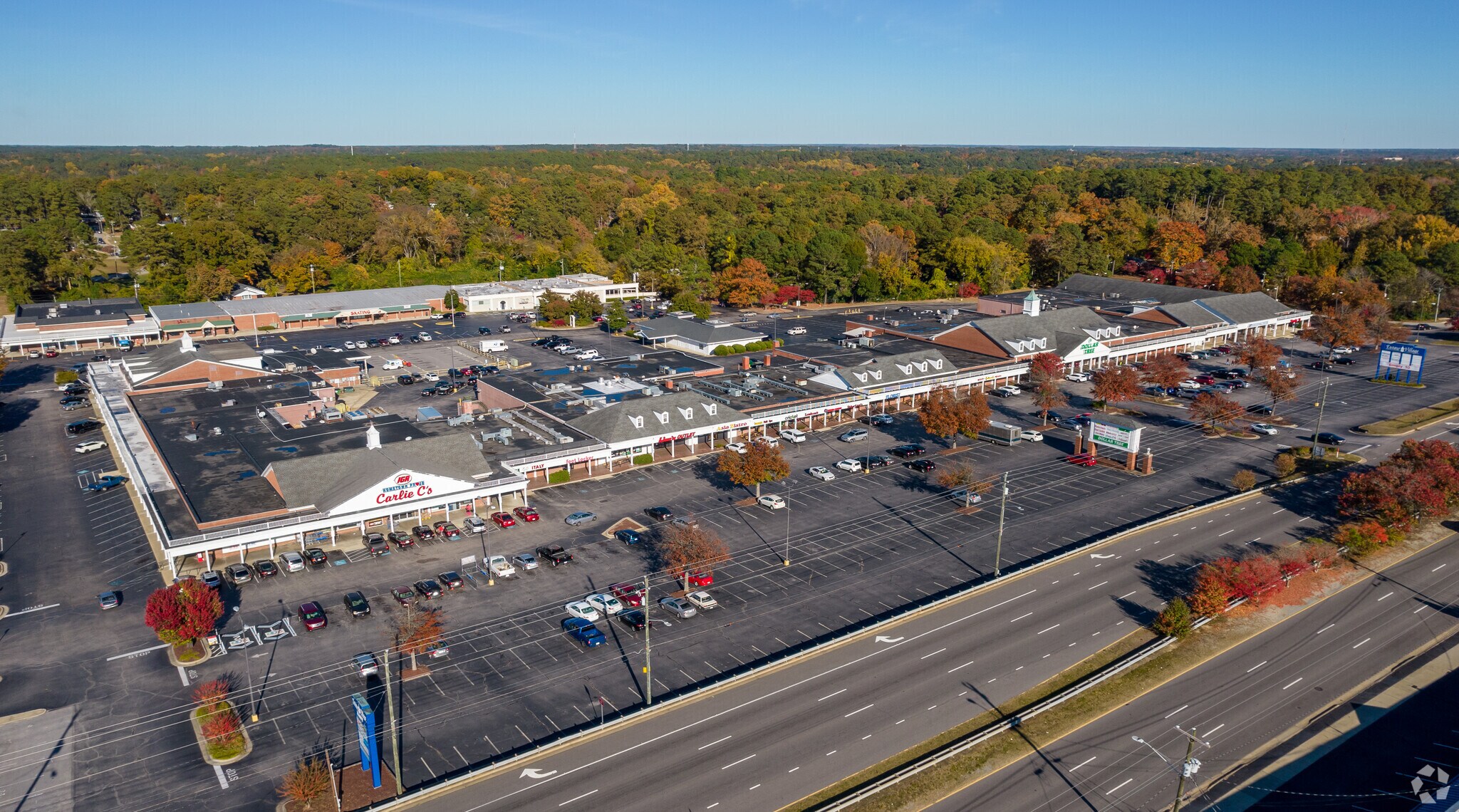 26202738 Bragg Blvd, Fayetteville, NC 28303 Eutaw Village Shopping