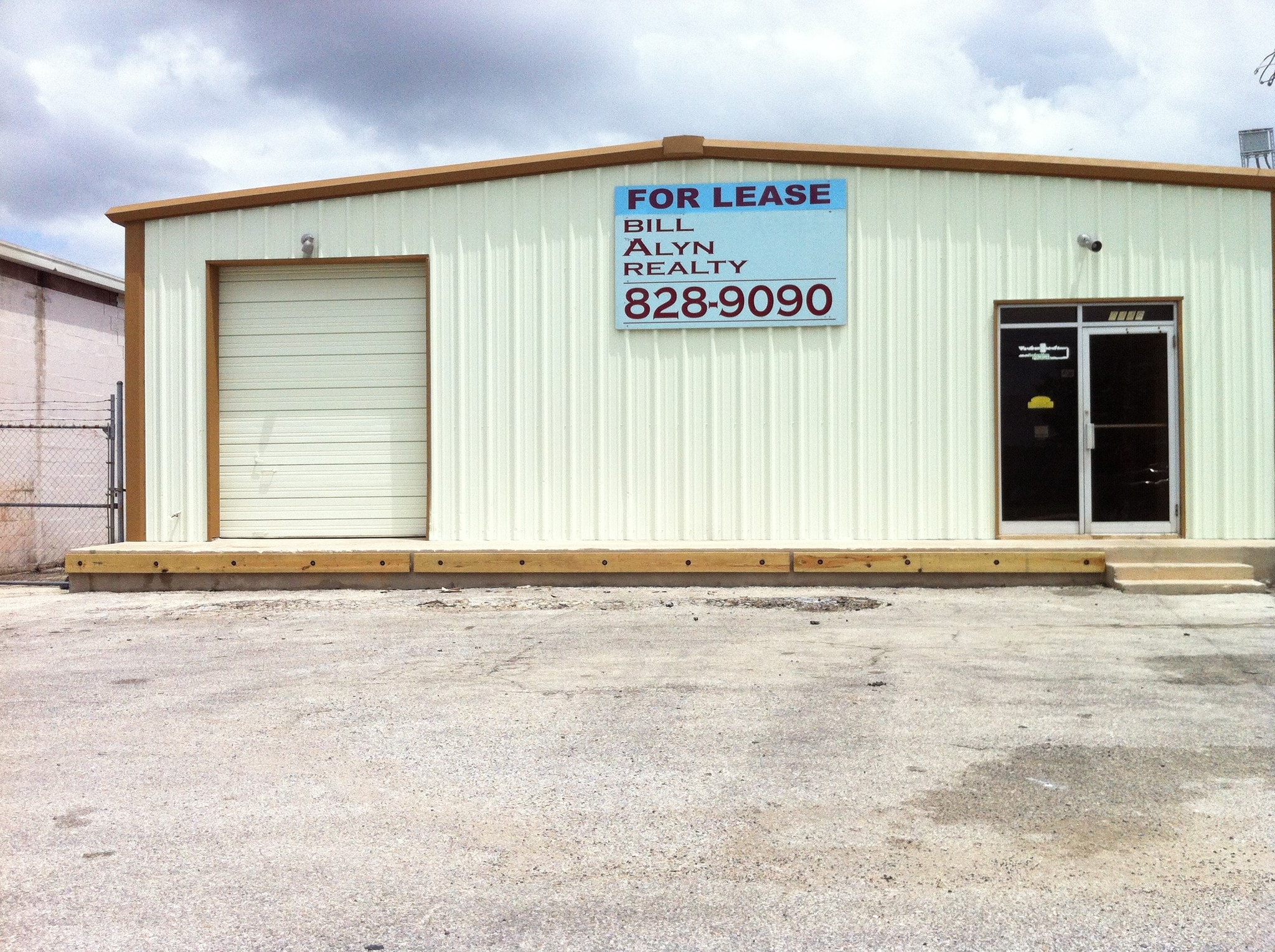 8446 Gault Ln, San Antonio, TX for lease Primary Photo- Image 1 of 22