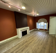Office in Bordeaux for lease Interior Photo- Image 1 of 3