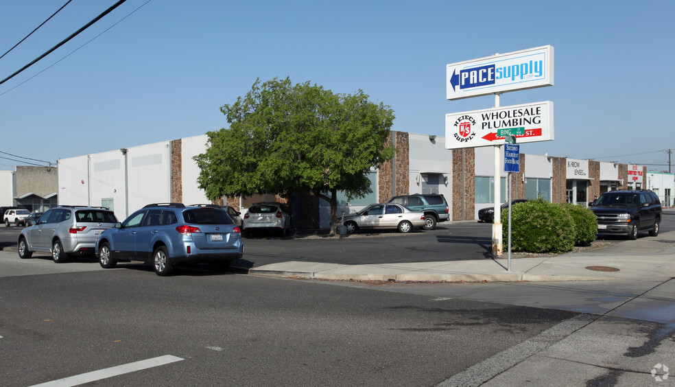 1662-1668 Industrial Rd, San Carlos, CA for sale - Primary Photo - Image 1 of 3